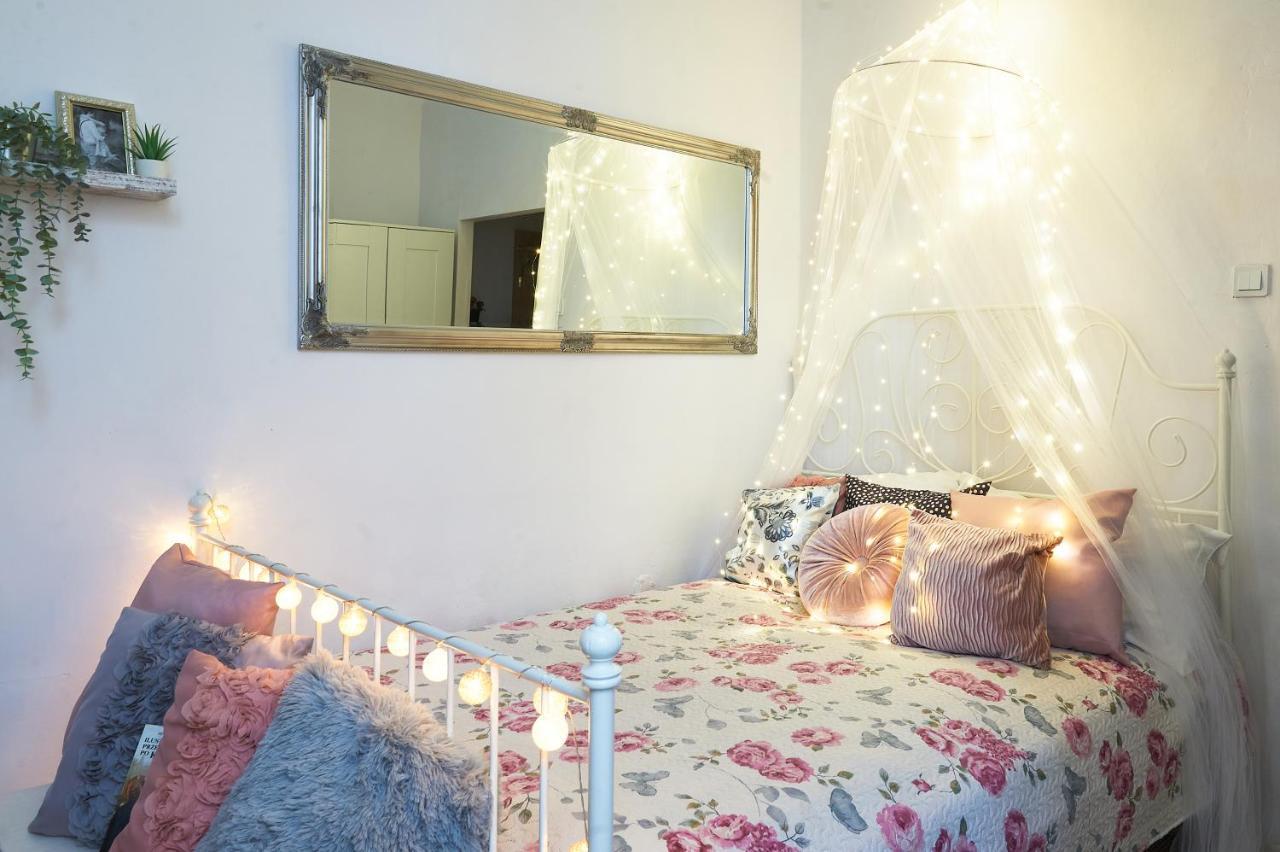 Aurora Kazimierz Apartment คราคูฟ ภายนอก รูปภาพ